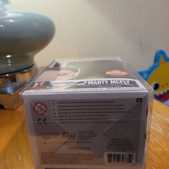Back to the Future Marty McFly 2018 Canadian Convention Exclusive Funko Pop - Picture 6 of 11